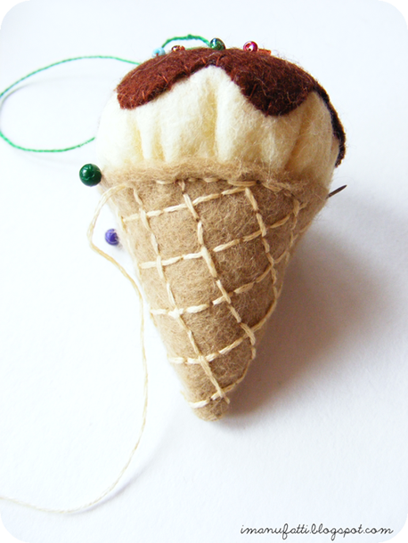 coser-helado-en-cono