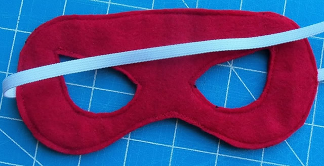 coser el borde de la máscara