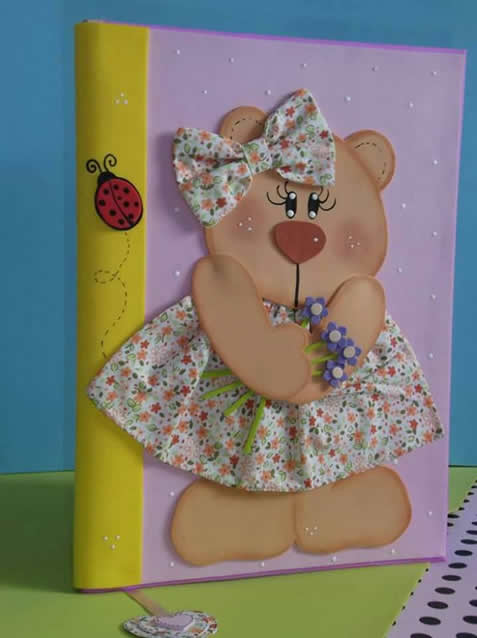 cubierta del cuaderno eva oso de peluche