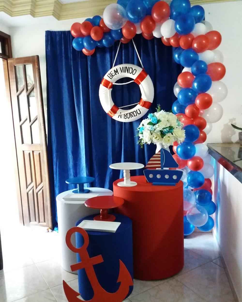 decoración de fiesta infantil con cortina