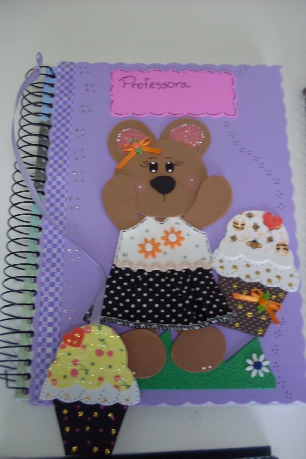 cuaderno con eva con marcador