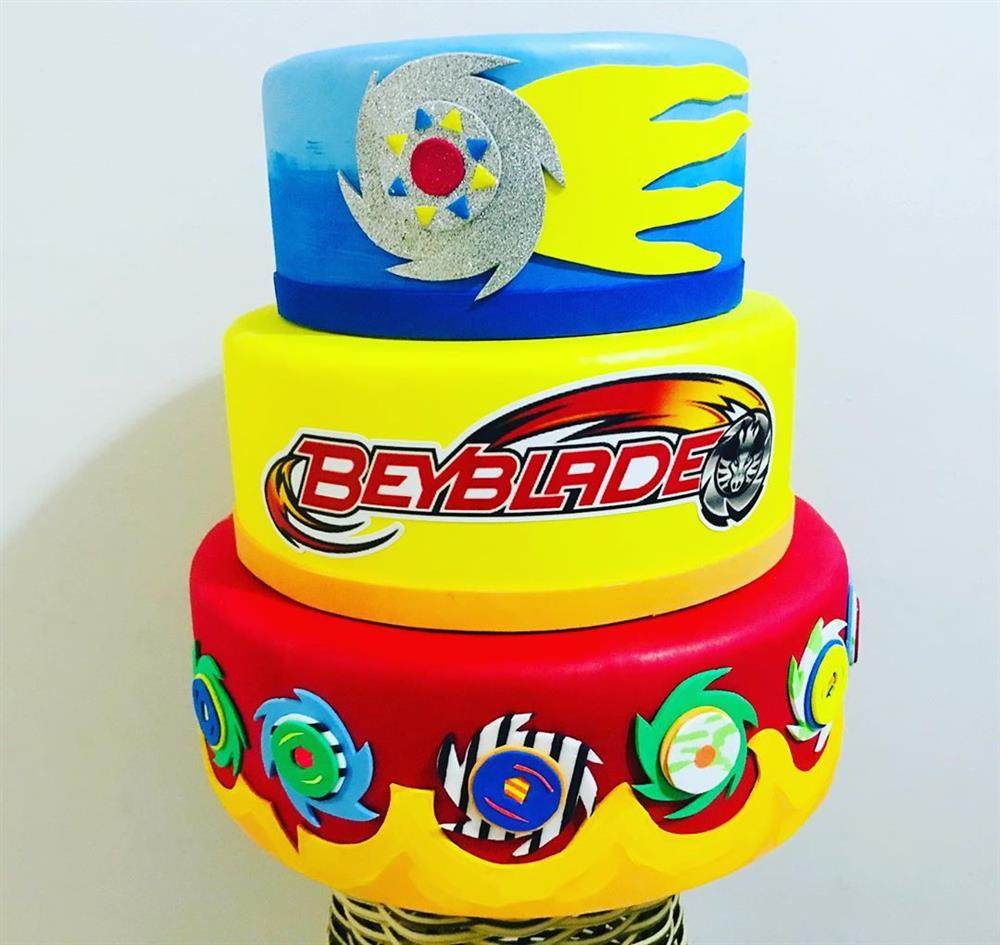 modelo colorido de beyblade