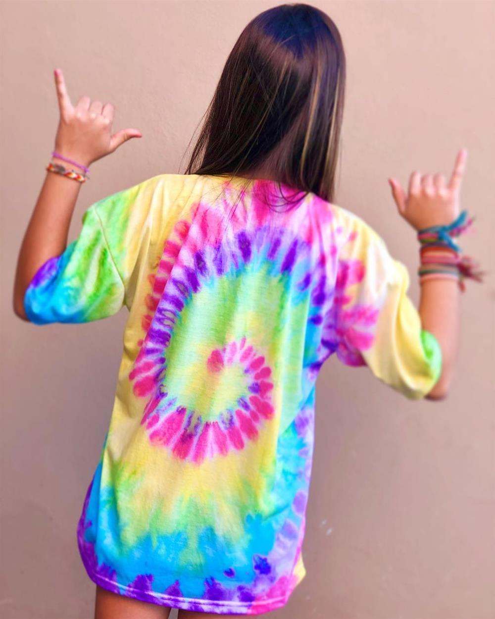 camiseta con efecto tie dye en espiral