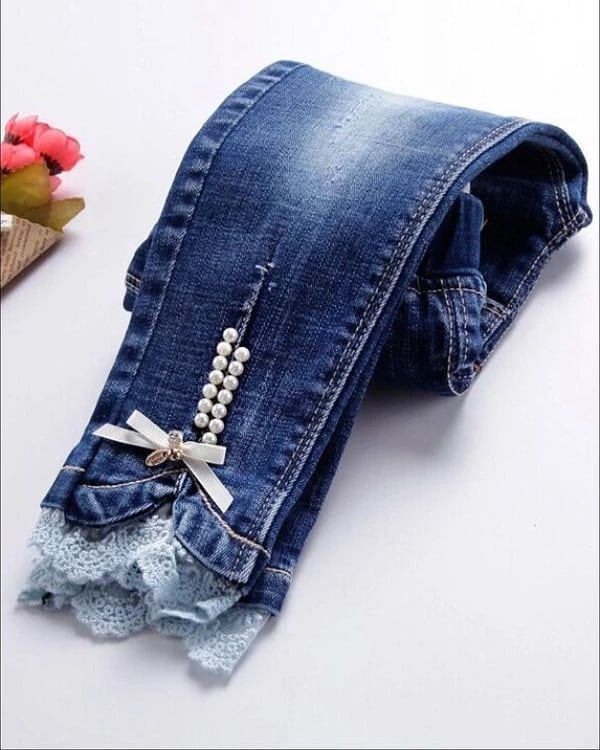 Jeans de mujer con encaje y perlas