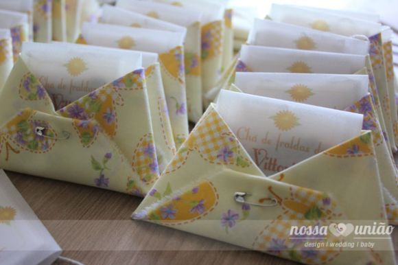 papel de ducha de bebé e invitación de ducha de bebé. 