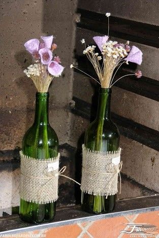 botella de vino decorada