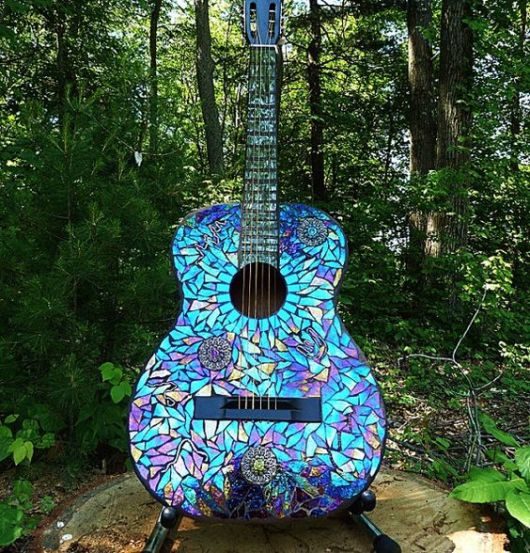 guitarra decorada